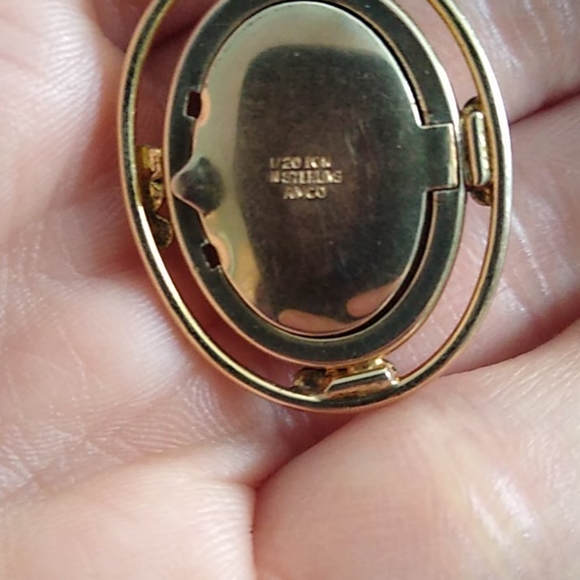 2 lockets 2 sets earrings 1 ring - Picture 5 of 12